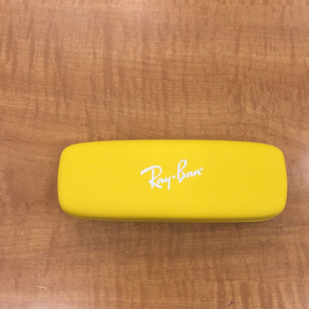 COPY - 🔷Kids yellow Ray Ban hard case for glasses…